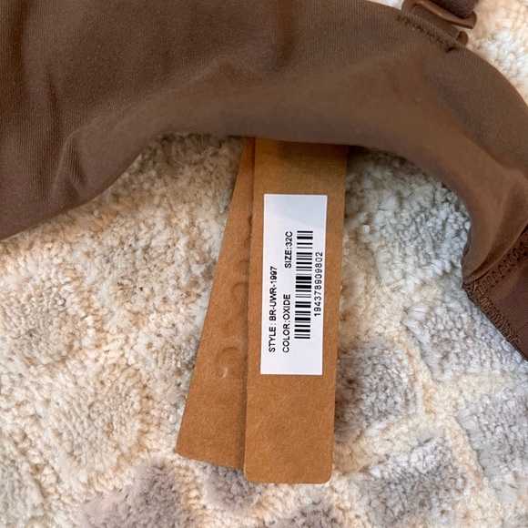 Brand New NWT Skims Plunge Bra - Oxide 32C - Picture 3 of 4